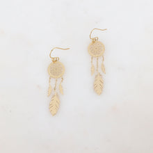 Charger l'image dans la galerie, BOUCLES D'OREILLES Dame "attrape-rêves" acier