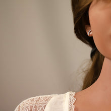 Charger l&#39;image dans la galerie, BOUCLES D OREILLES Femme ARGENT OXYDES BLANCS
