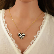 Charger l&#39;image dans la galerie, COLLIER Femme COEUR ACIER DORE ET RESINE STELLA MIA
