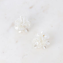 Charger l&#39;image dans la galerie, BOUCLES D&#39;OREILLES Dame IRIS acier doré BOHM
