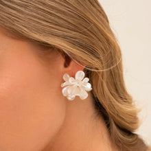Charger l&#39;image dans la galerie, BOUCLES D&#39;OREILLES Dame IRIS acier doré BOHM
