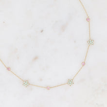 Charger l&#39;image dans la galerie, COLLIER Dame acier doré 4 fleurs BOHM
