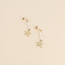 Charger l&#39;image dans la galerie, BOUCLES D&#39;OREILLES Dame étoiles de mer et perles d&#39;eau douce  BOHM
