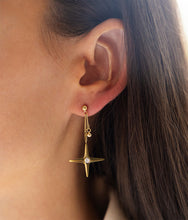 Charger l&#39;image dans la galerie, BOUCLES D&#39;OREILLES Dame &quot;Edwald&quot; ZAG SEM26875-01WHT
