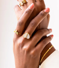 Charger l&#39;image dans la galerie, BAGUE réglable Femme ACIER ET NACRE ZAG SRM25249-01sel

