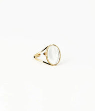 Charger l&#39;image dans la galerie, Bague Femme Cornelia acier doré et nacre ZAG SRR11597-01SEL
