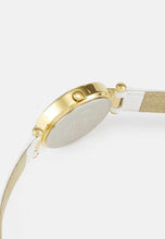 Charger l&#39;image dans la galerie, MONTRE Dame &quot;LADY DRESS&quot; dorée GUESS  GW0116L5
