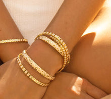Charger l&#39;image dans la galerie, JONC BOMBE TINA TEXTURE LEOPARD BANGLE UP
